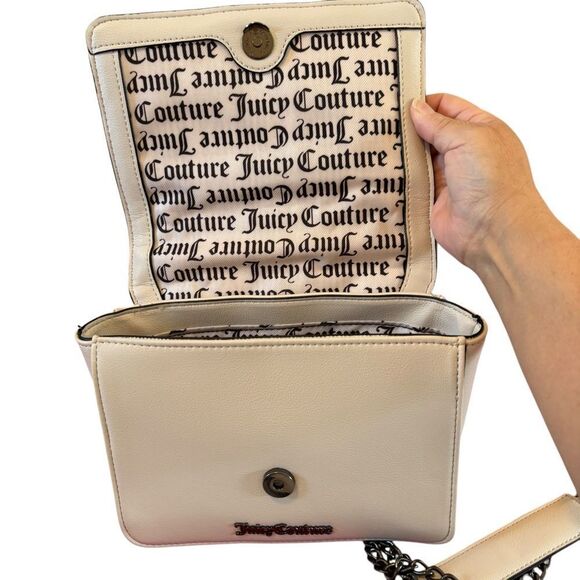 Juicy Couture Off White Quilted Crossbody w/Gun Metal Hearts & Shoulder Strap. - Picture 7 of 8